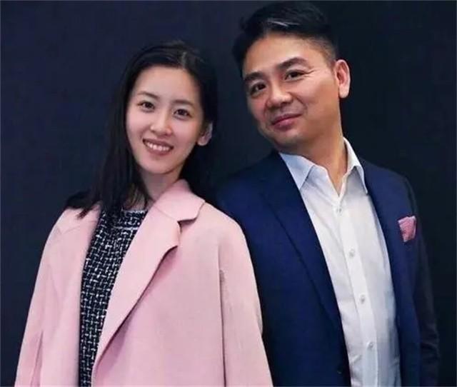 回顾章泽天爸爸章丽厚比刘强东大10岁20世纪初身价过亿实力雄厚