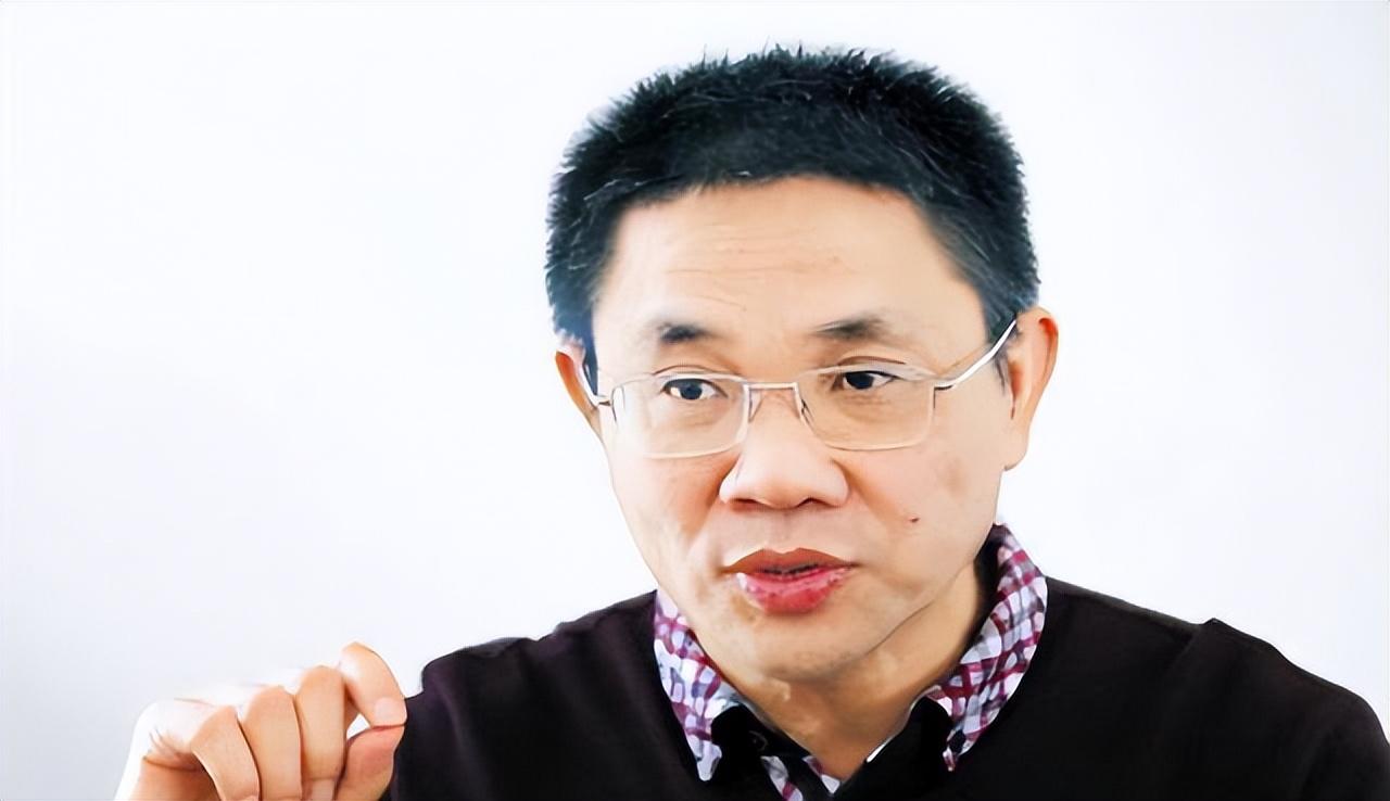 回顾北大才子陈生:出资2亿建别墅,无偿送乡亲,后来却不敢回老家