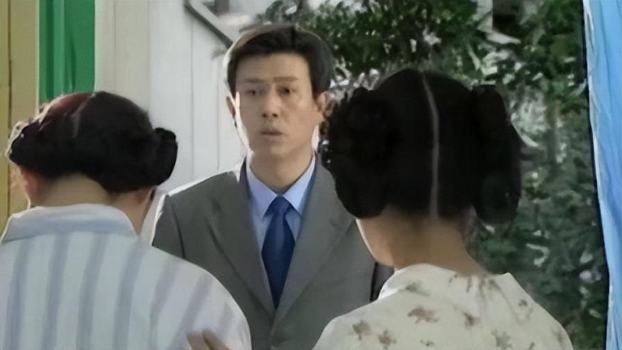 回顾演员江柏萱,不顾家人反对娶单亲妈妈,恩爱25年,55岁翻红