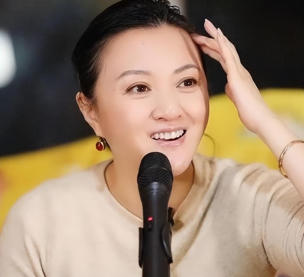 回顾从5登春晚到沦落精神病院金玉婷的结局印证了郭德纲的话