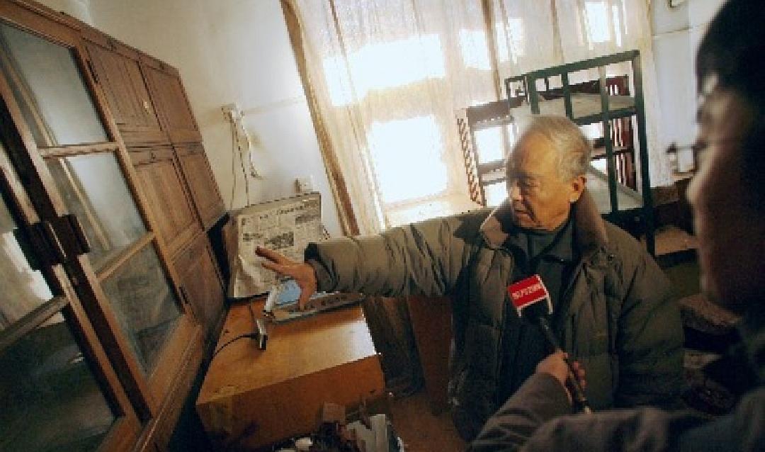 2009年季羡林故居藏书失窃盗贼竟是大学教授审讯时表情夸张