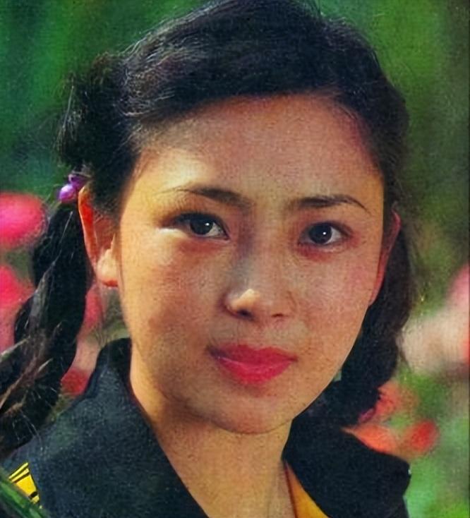 李连杰的女儿李思在父母离婚的阴影里长大35岁仍未婚