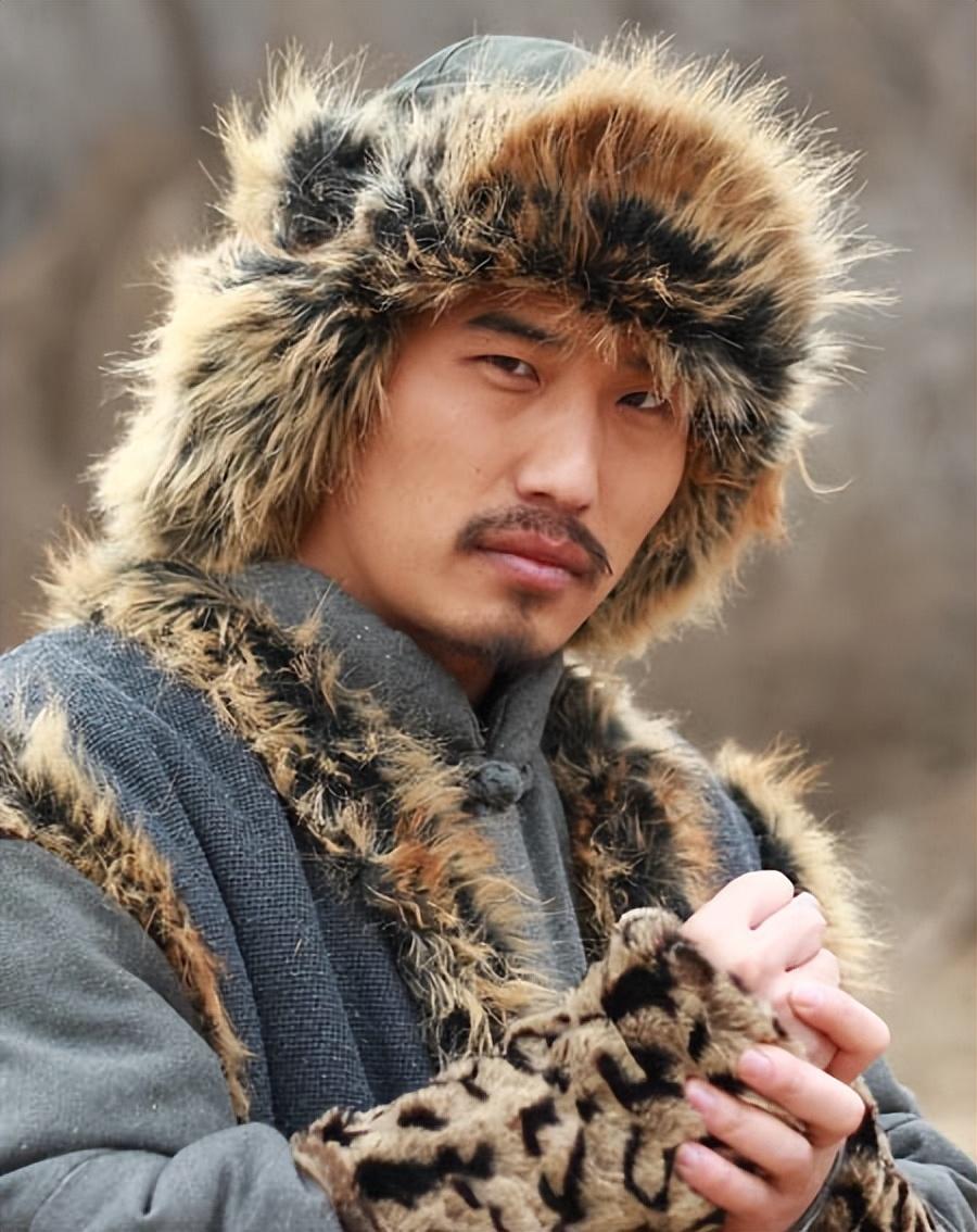 1941年,一千土匪硬刚8000日寇,聂荣臻得知后说:送500枚手榴弹