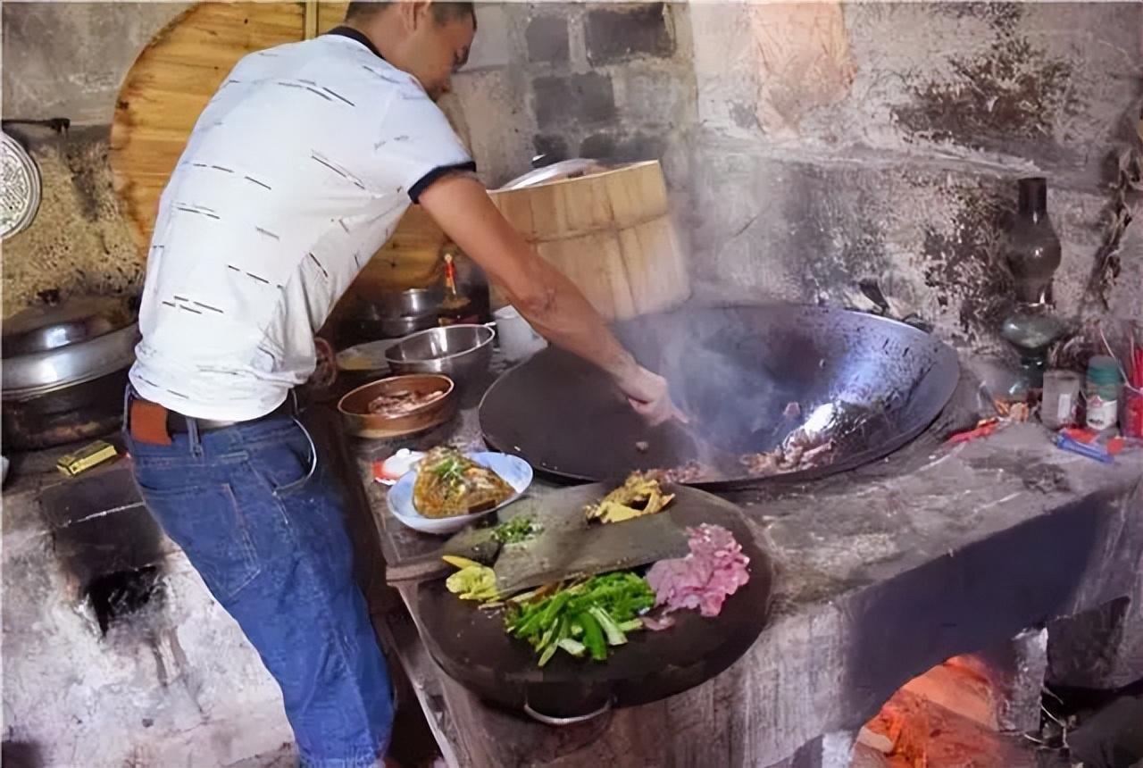 回顾:为什么感觉农村土灶做的饭菜香难道是错觉?其实背后大有乾坤