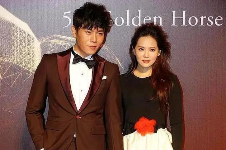 回顾伊能静与庾澄庆离婚后转身嫁小10岁秦昊48岁高龄产子幸福