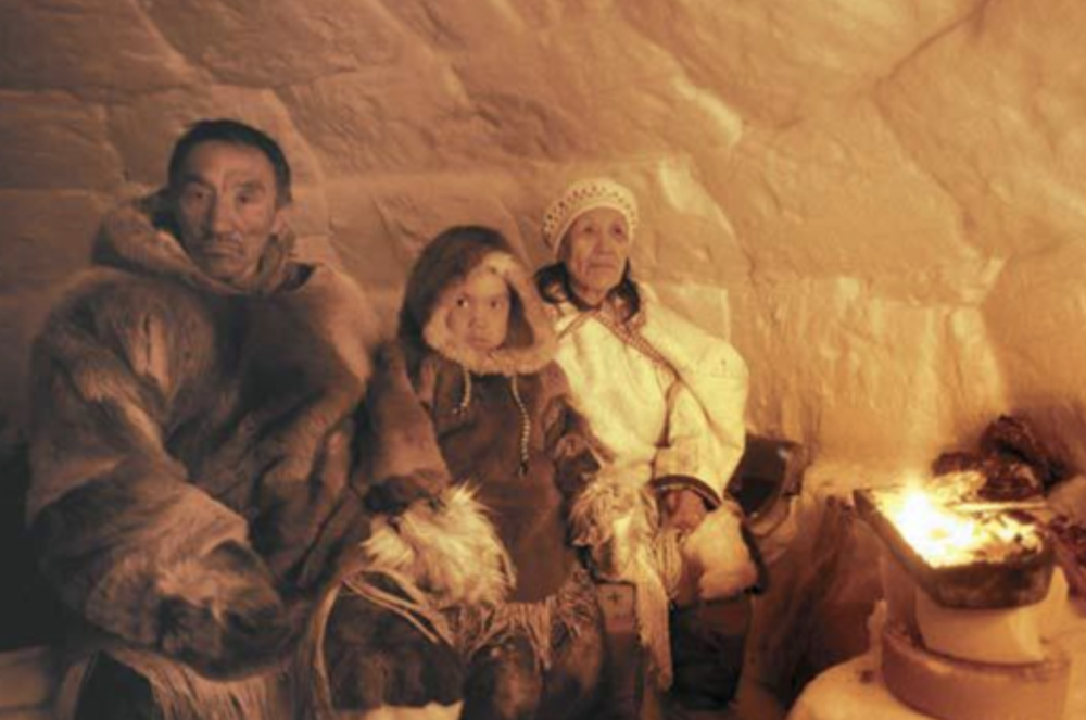 零下50因纽特人住冰屋为何不冷生火雪不会化吗咋上厕所