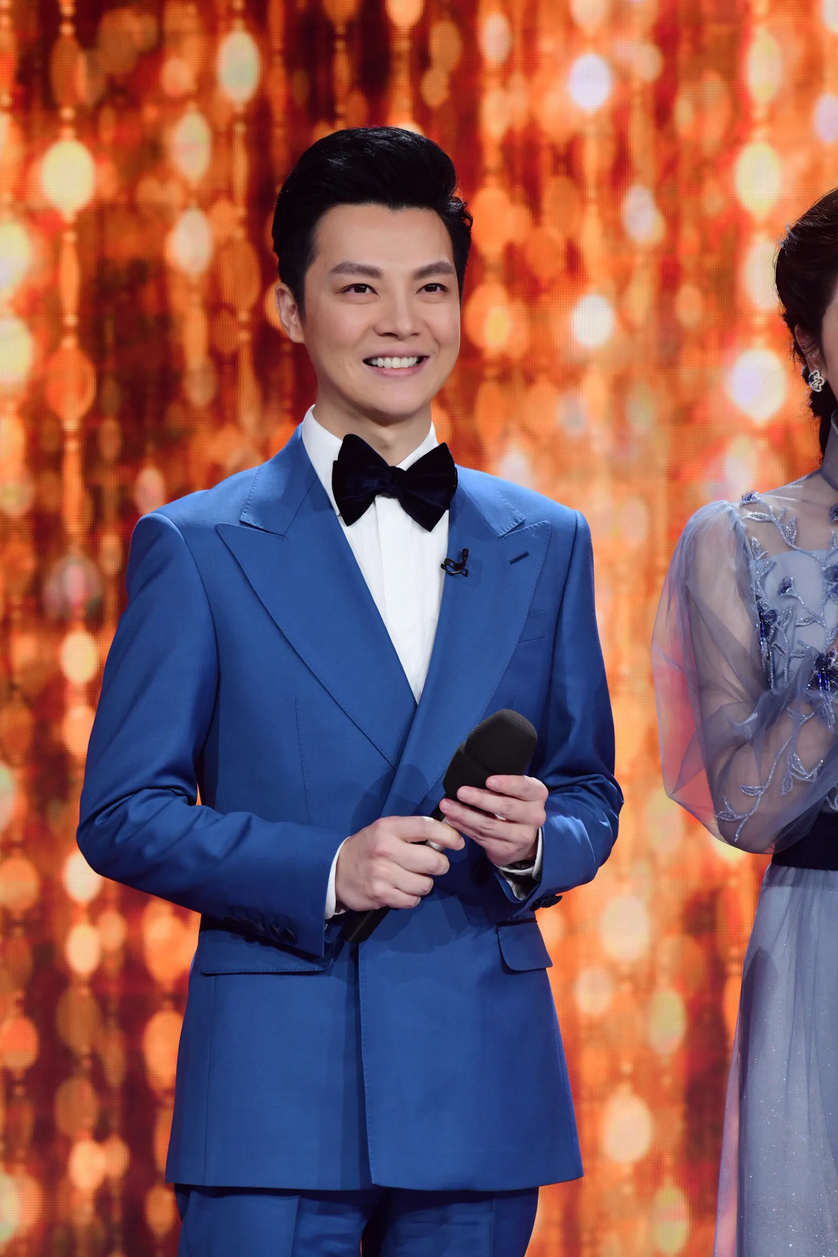 虽然跟陈鲁豫重名尝尽了尴尬,但倔强的任鲁豫并没有听从别人的建议,去