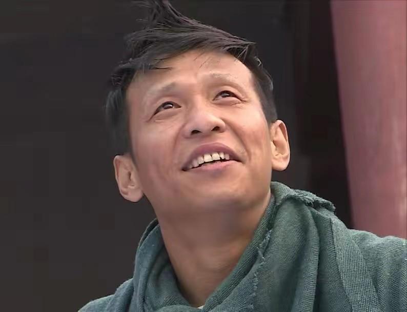 回顾宋小宝成名后抛弃发妻转身娶小8岁女粉丝他如今怎样了