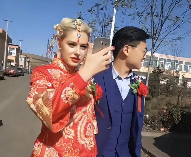 回顾山西小伙娶乌克兰女孩,将丈母娘接回国,丈母娘:中国太先进