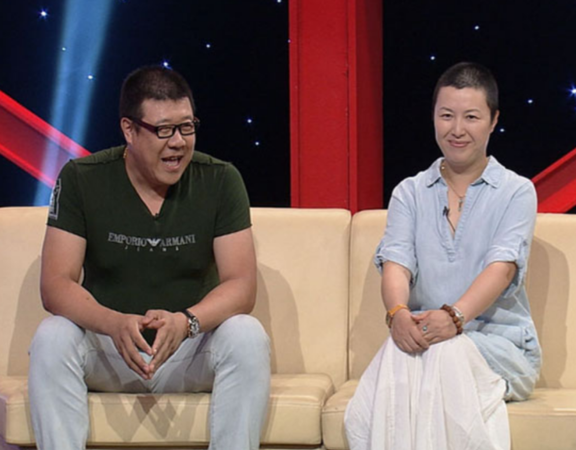 回顾演员秦卫东因喝酒毁掉2段婚姻3婚娶2婚妻子今判若两人