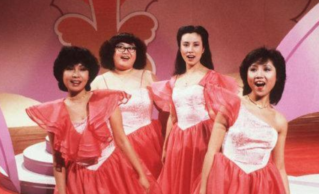 这个组合中,年纪最小的才十几岁,最大的也不过而是多岁,四人的关系