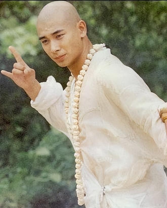 几部作品,名气和地位都上升了许多,但赵文卓依然没有真正做演员的打算