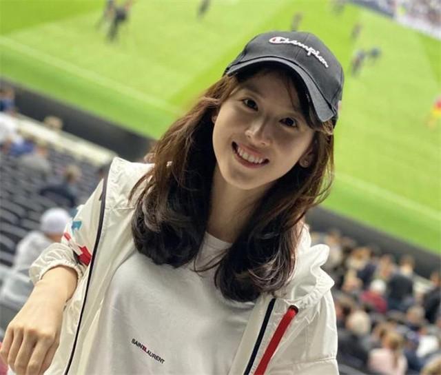 回顾章泽天爸爸章丽厚比刘强东大10岁20世纪初身价过亿实力雄厚