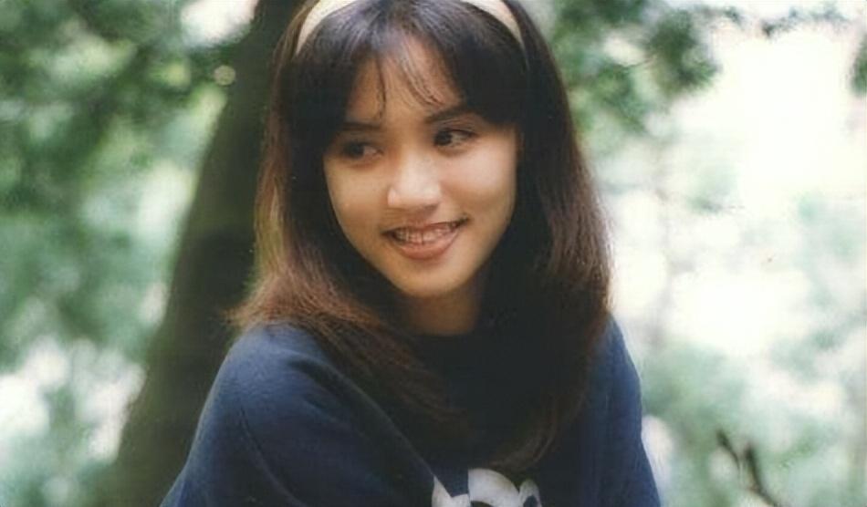 回顾香港歌手黎瑞恩人到中年离异患癌49岁独自抚养子女没再婚