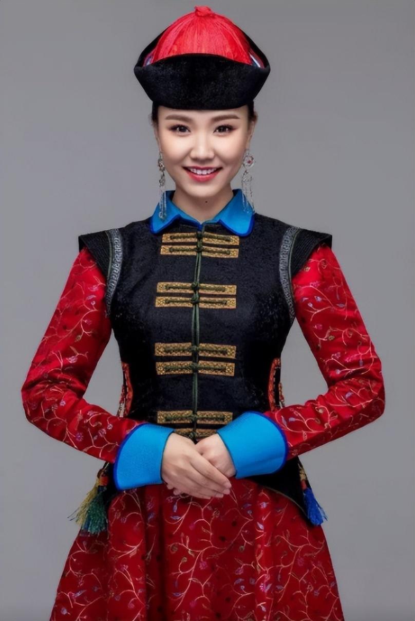 在乌日娜上节目时,每每谈及到之前的生活,与布仁巴雅尔生活的点点滴滴