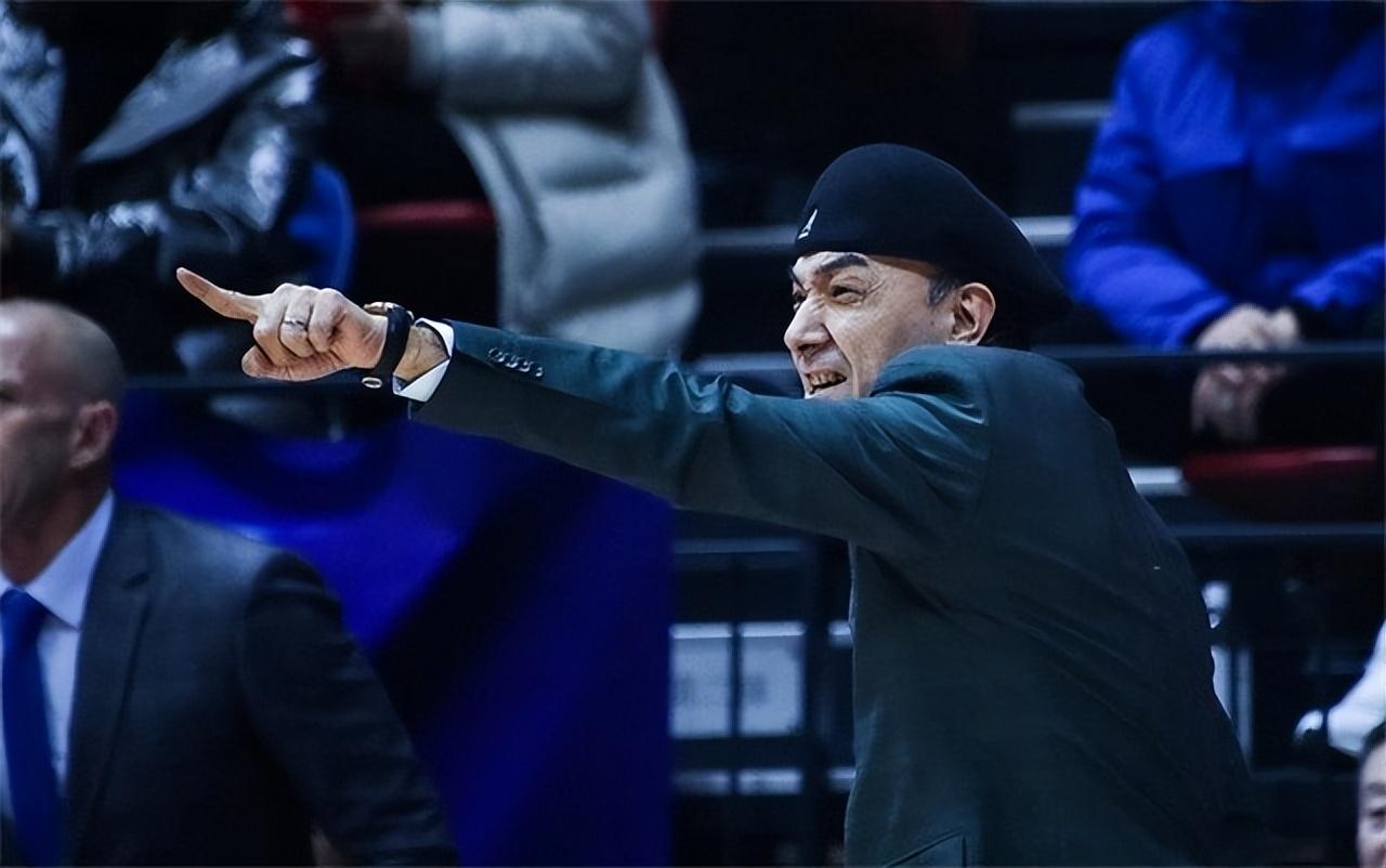 回顾新疆主帅阿的江娶小5岁演员女儿长相清纯成排球女神