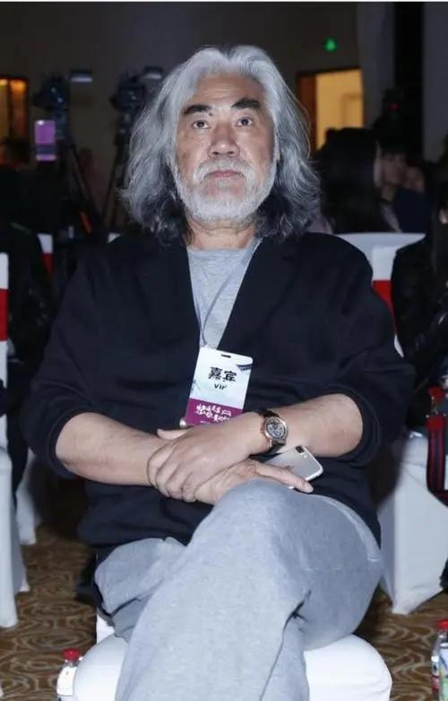 回顾张纪中尽管岳母比自己小了11岁给她尽孝也能坦然