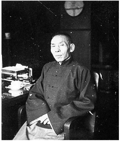 1932年,杜月笙找财政部长宋子文要钱,不给就朝他家扔手榴弹