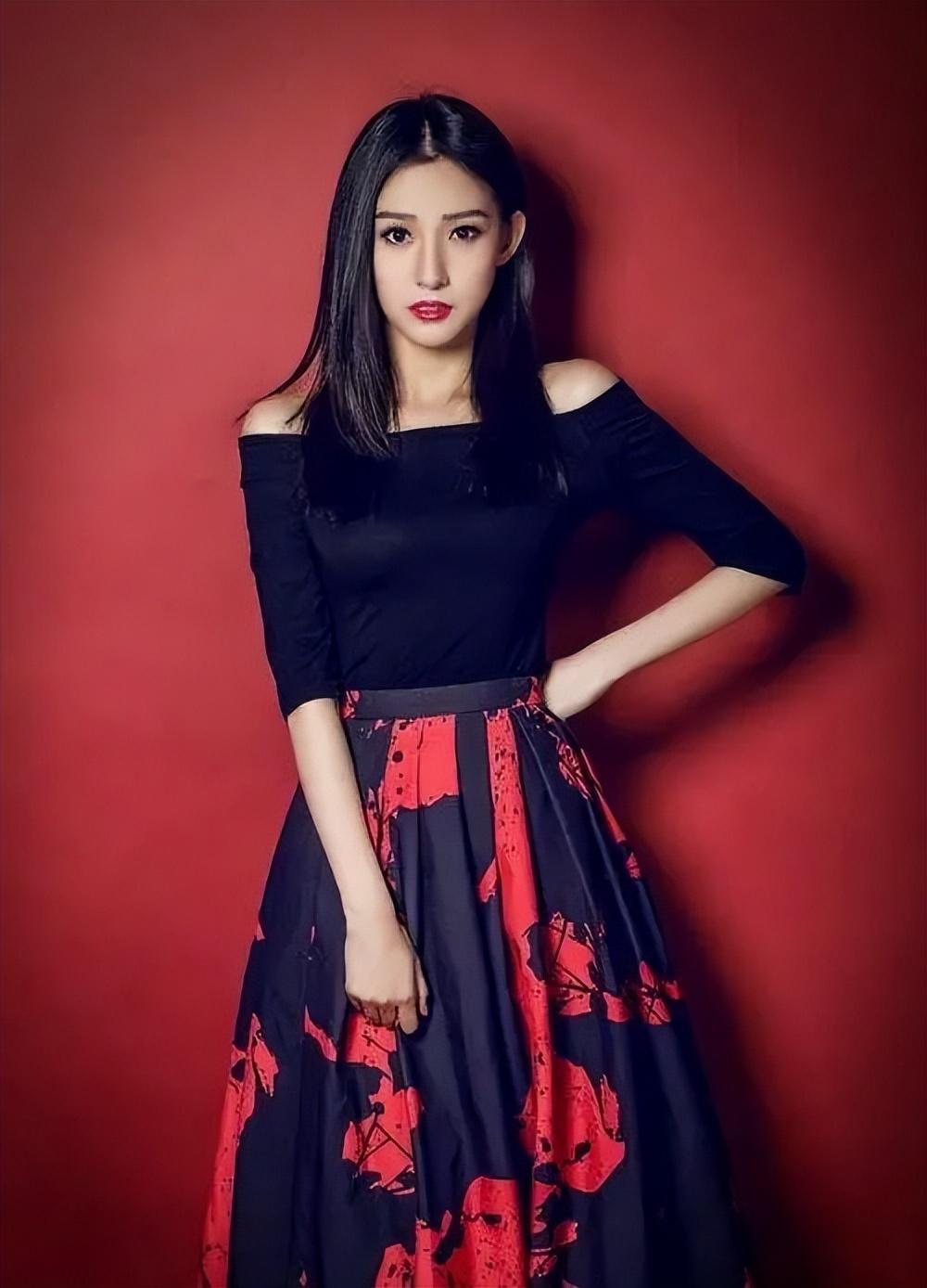 回顾马凡舒从哈尔滨走出的央视著名主持人男友在雾中迷路了