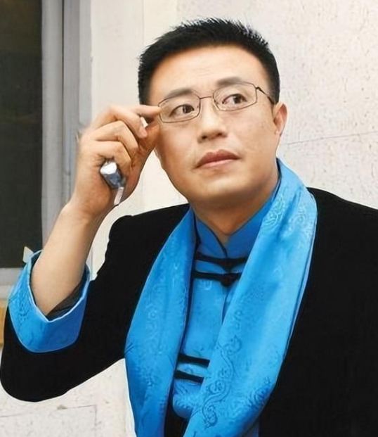 回顾白燕升娶瘫痪的残疾妻子婚后生一儿一女如今幸福美满