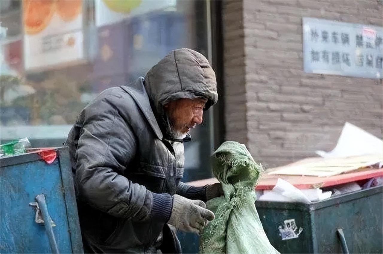 的老人姓陶,熟人都叫他陶老汉,他的故乡是江苏省盐城市阜宁县三灶镇