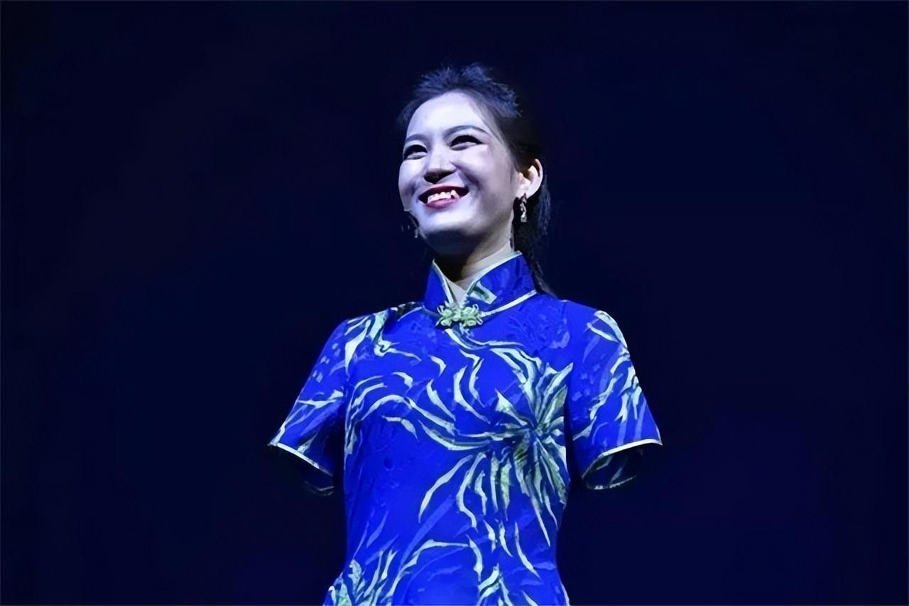 回顾断臂女孩雷庆瑶不幸触电3岁截肢靠双脚逆袭成公益明星