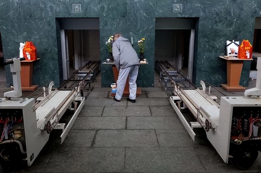 火葬场什么尸体都敢烧吗火葬场员工给再多钱也不敢烧1种尸体