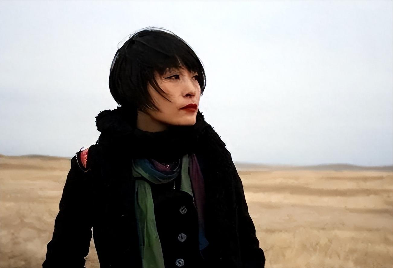 回顾陈琳:在23岁时走红,却在40岁那年跳楼自杀,成了母亲余生的痛