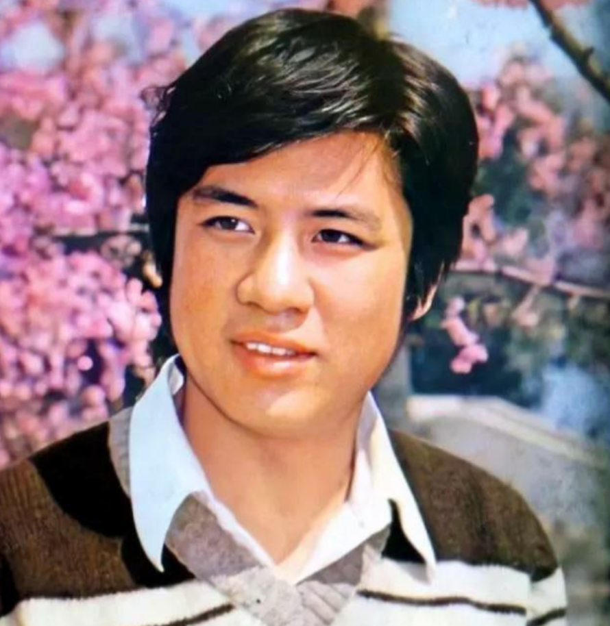 回顾演员张潮二婚娶小娇妻62岁再做父亲大女儿也是知名演员