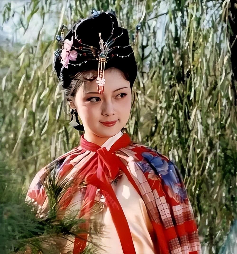 纪实新版红楼梦即将上映秦可卿轻纱半掩形象引争议