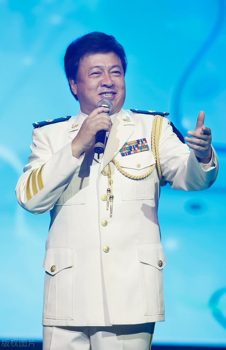 回顾歌唱家吕继宏63岁未婚无儿女和不婚不育的张也在一起21年