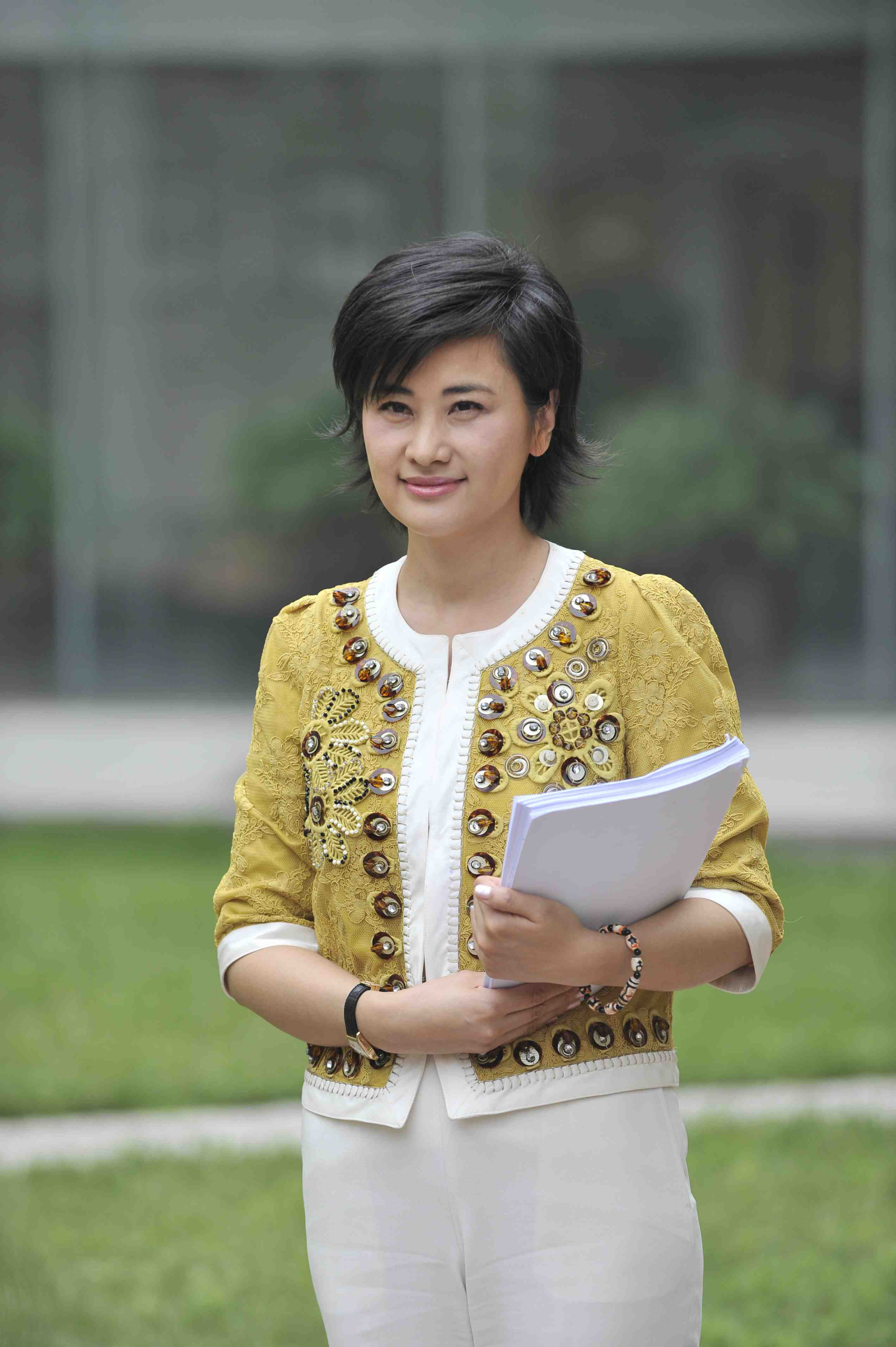 回顾吴小莉和亲哥浙江相认对方一贫如洗她有没有帮助哥哥