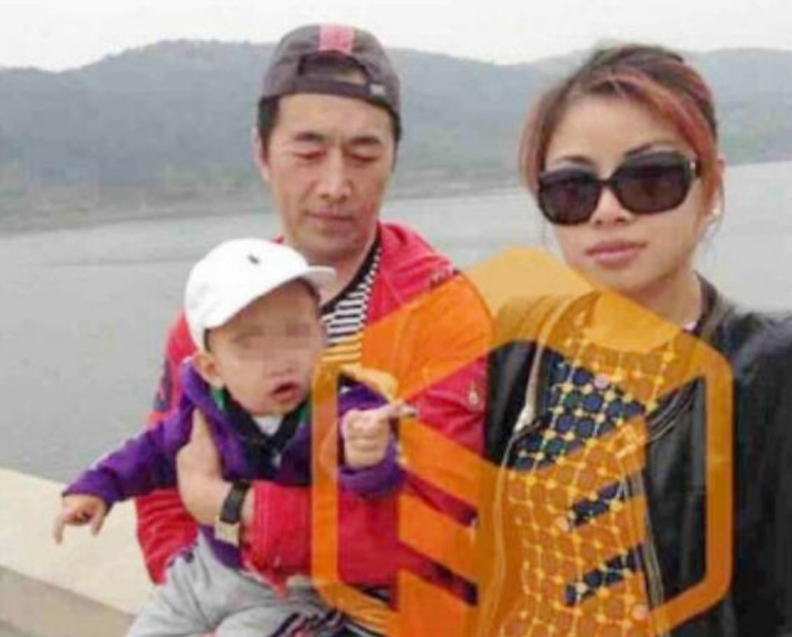 回顾演员郑晓宁与林海海离婚后49岁再婚娶娇妻50岁当爸不敢老