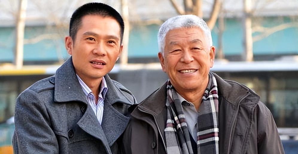 回顾张洪杰照顾瘫痪妻子30年三个子女都啃老77岁不敢休息