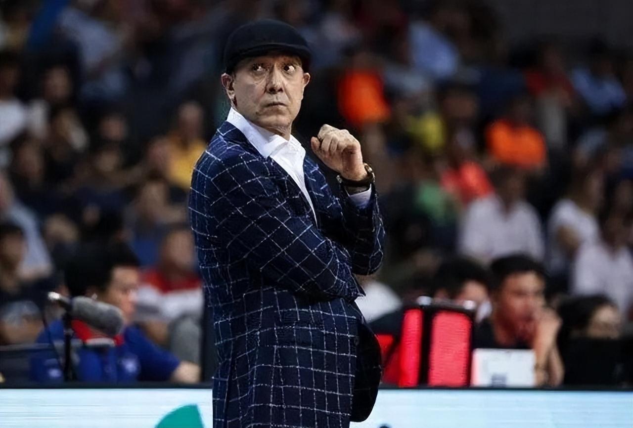 回顾新疆主帅阿的江娶小5岁演员女儿长相清纯成排球女神