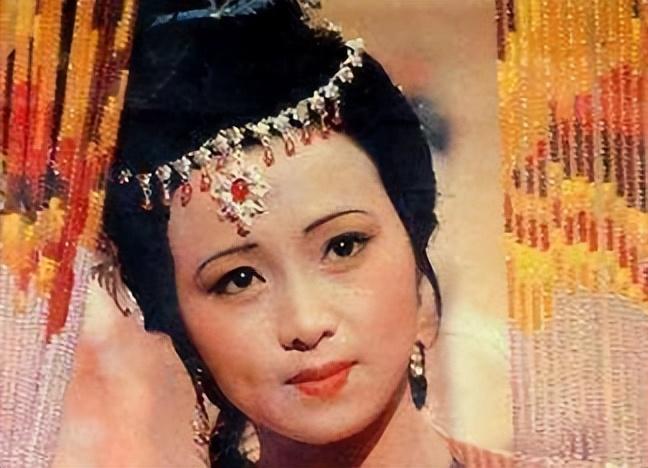 纪实新版红楼梦即将上映秦可卿轻纱半掩形象引争议