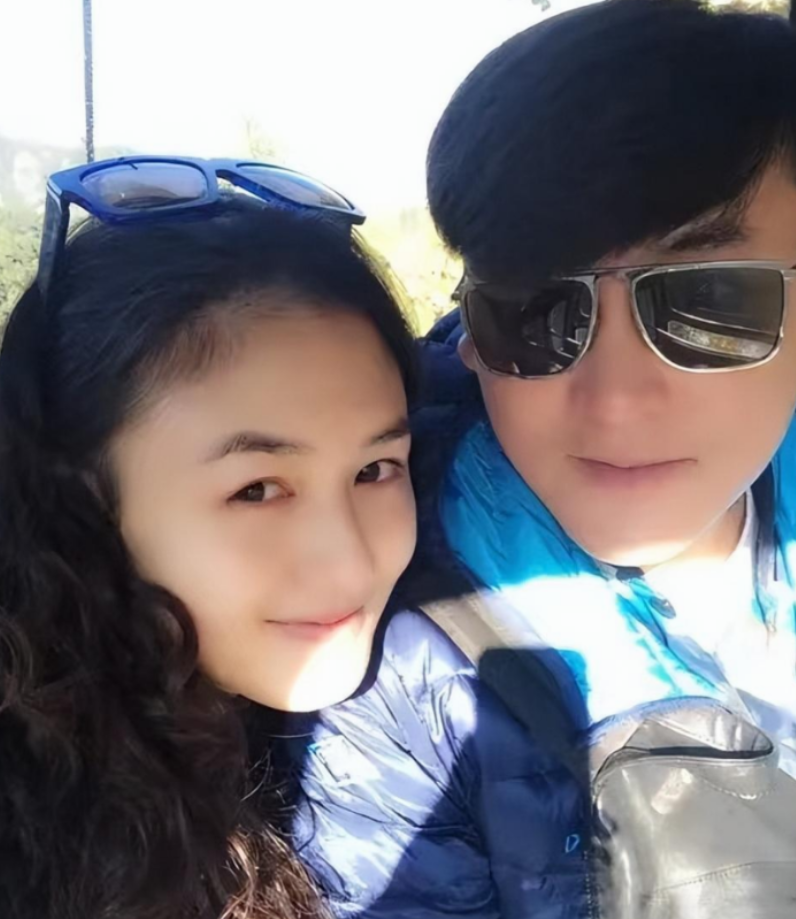 回顾演员刘小锋迎娶小娇妻婚后胖成观众认不出他经历了什么