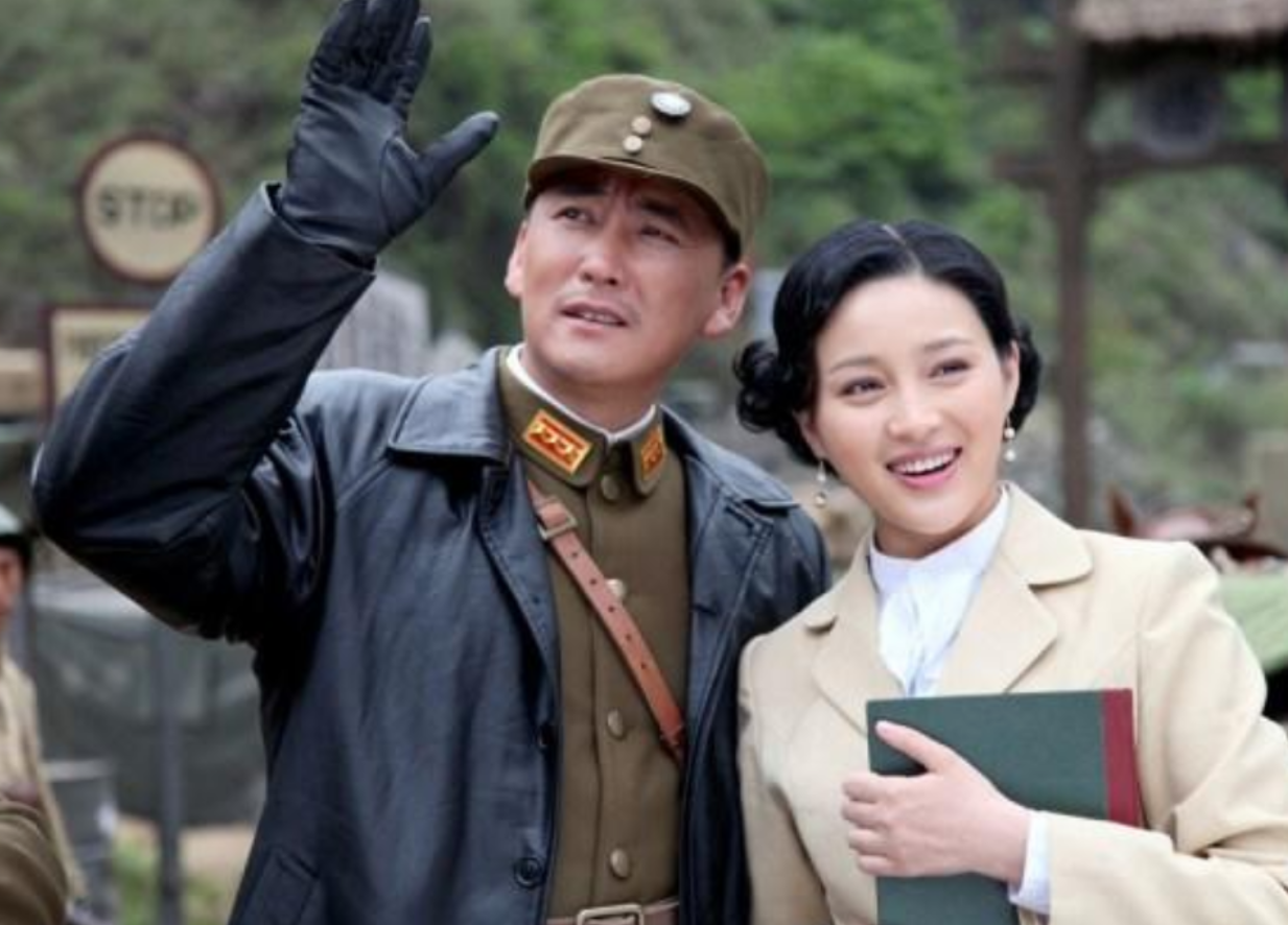 回顾演员刘小锋迎娶小娇妻婚后胖成观众认不出他经历了什么