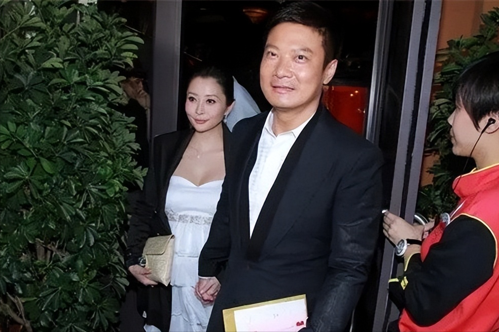 回顾钱嘉乐被誉为武替天花板迎娶小10岁富家女今成人生赢家