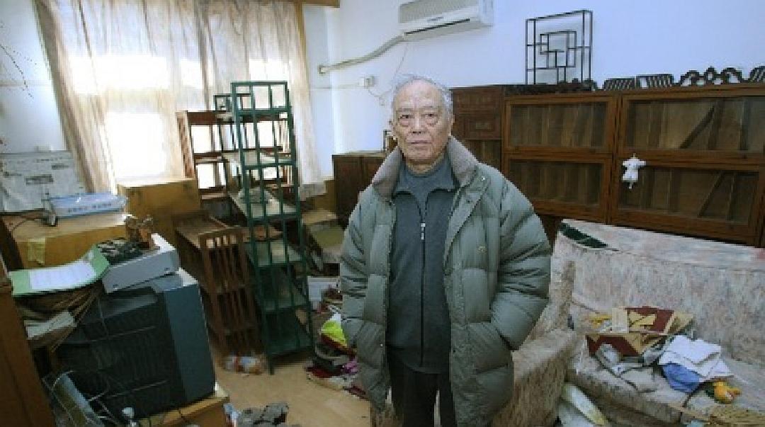 2009年季羡林故居藏书失窃盗贼竟是大学教授审讯时表情夸张