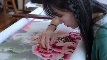 网红主播曝光她的工作日常后我终于读懂了李子柒