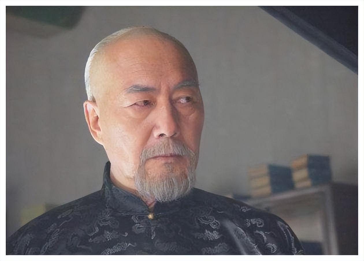 回顾杜雨露因肺癌病逝葬礼仅6人参加遗孀的坚持令人泪目