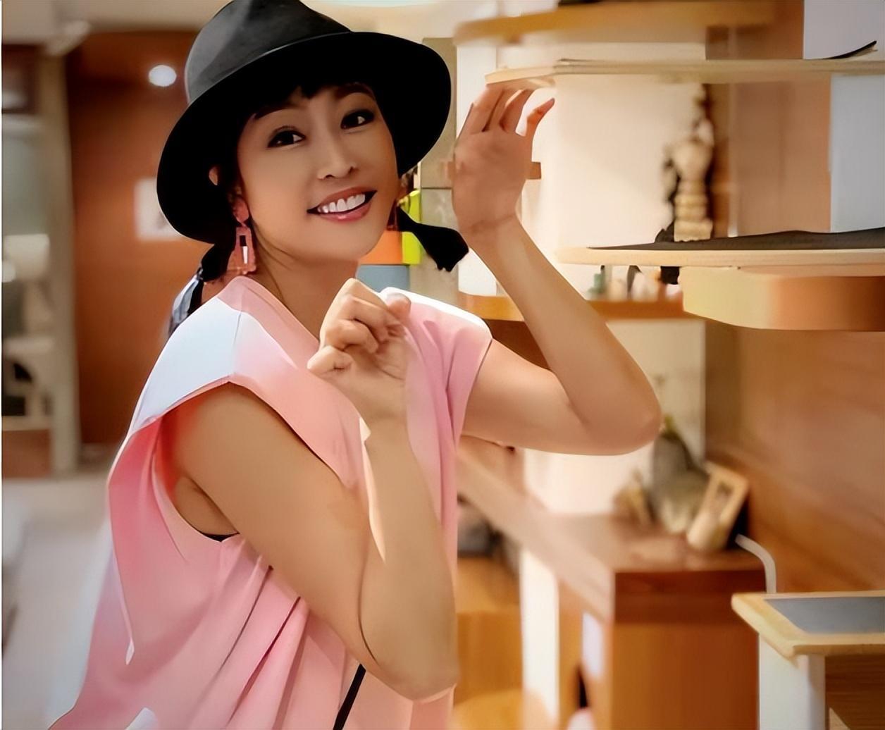 回顾歌星唐玲患癌立下遗嘱财产全部留给自己的宠物不给家人