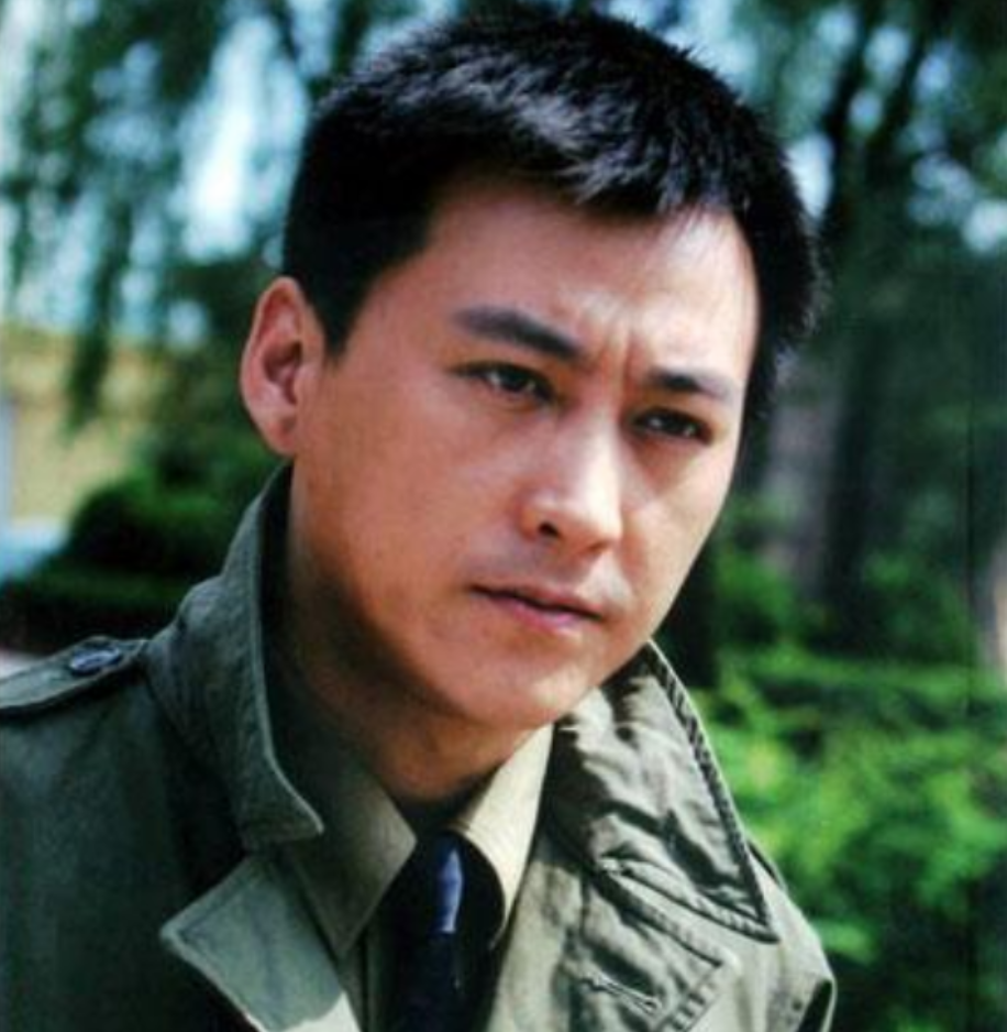 回顾演员刘小锋迎娶小娇妻婚后胖成观众认不出他经历了什么