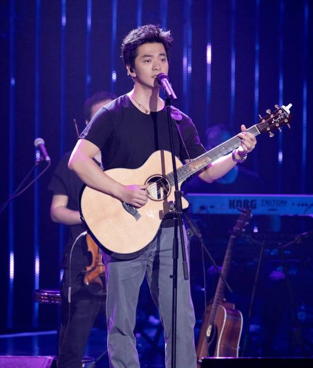 回顾李健的神仙爱情十岁相识结婚20年不生娃用一生来度蜜月