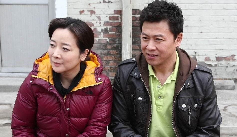 回顾老戏骨陈小艺嫁给初恋24年婚内出轨丈夫也不离婚