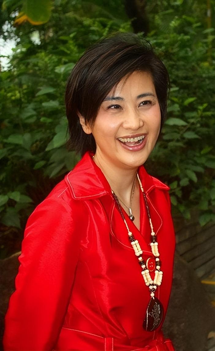 回顾:吴小莉和亲哥浙江相认,对方一贫如洗,她有没有帮助哥哥