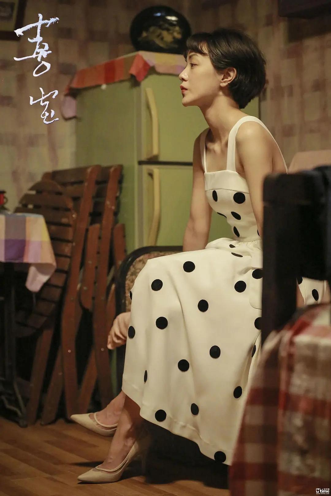 回顾亦舒的流金岁月抢闺蜜男友拒认儿子人生比电视剧更精彩