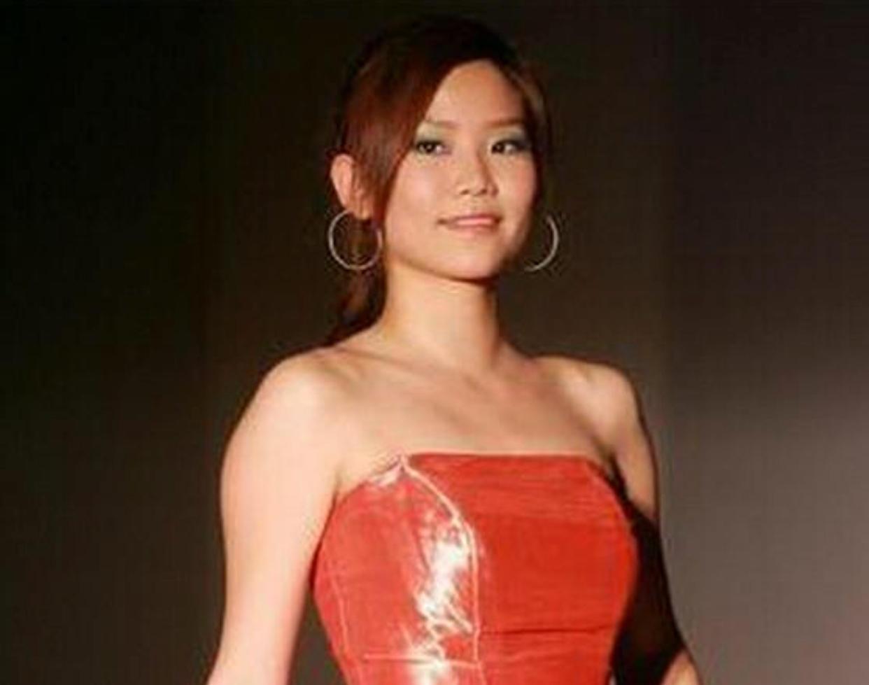 同样是郑少秋基因把沈殿霞和官晶华的女儿一对比差距就出来了