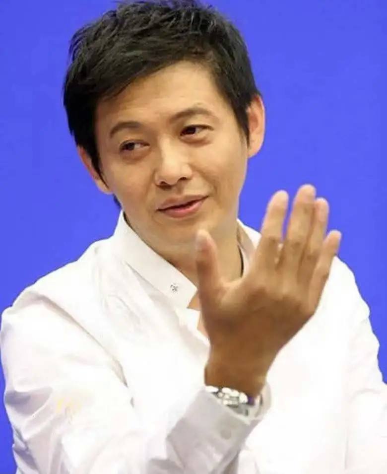 回顾程前14岁才知道三叔是亲爸与董卿相恋六年无果现状如何